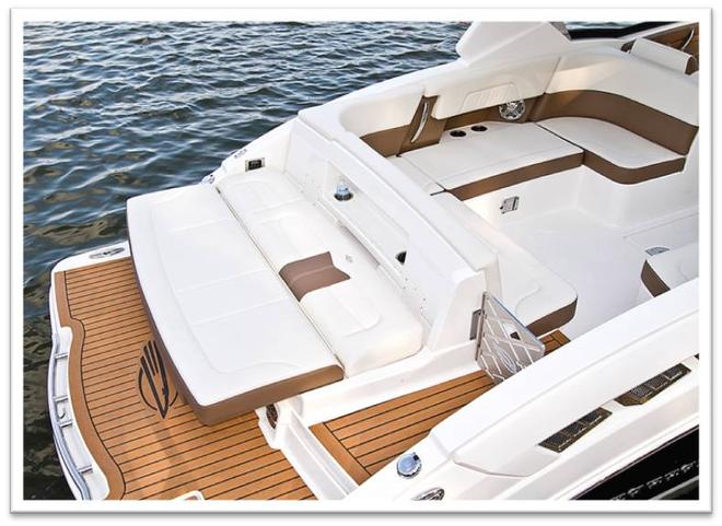 Swim platform © Chaparral Australia